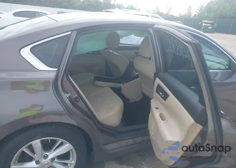 2015 Nissan Altima 2.5/S/Sv/Sl z USA, uszkodzony, nr VIN 1N4AL3AP0FC567623